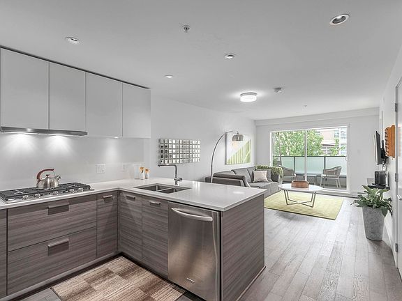 5th image of 3456 Commercial St #305