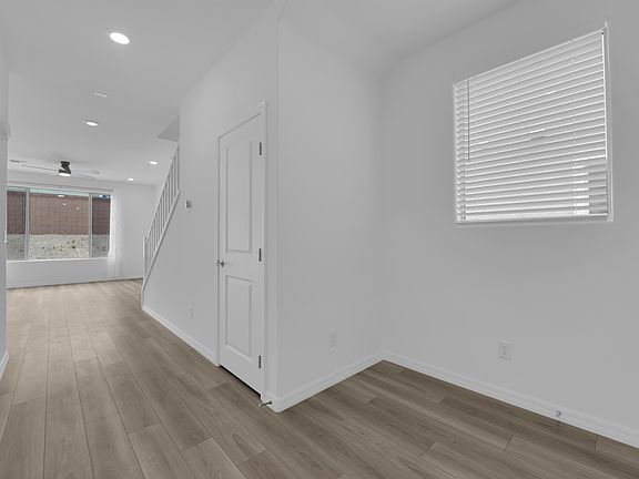 3rd image of 10239 Estancia Hill St