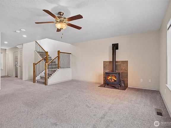 2nd image of 807 7th Avenue NE