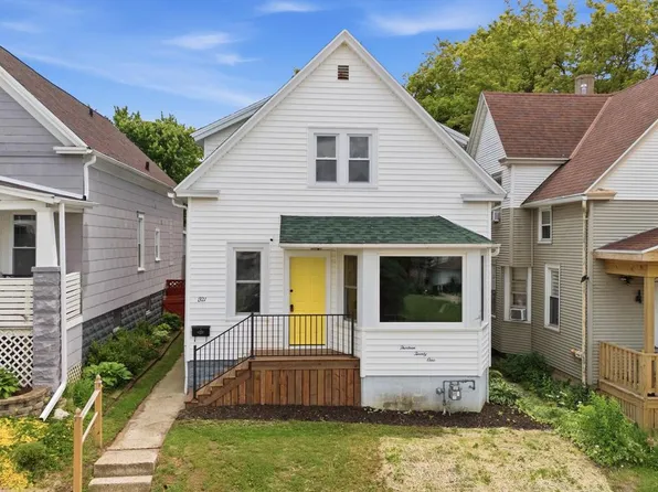 1321 Monroe AVENUE, South Milwaukee, WI 53172