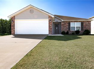 2210 E Fennec St, Siloam Springs, AR 72761