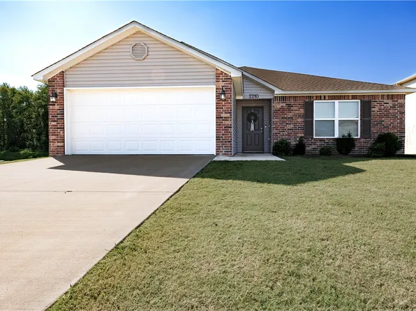 2210 E Fennec St, Siloam Springs, AR 72761