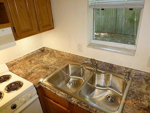 5th image of 660 NW 20th Ave