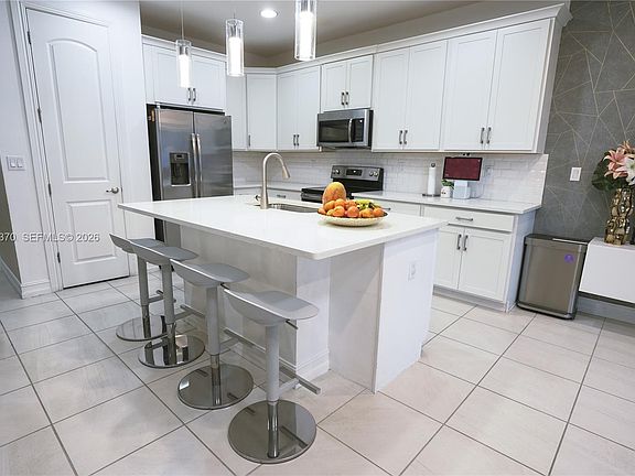5th image of 10111 Akenside Dr #10111