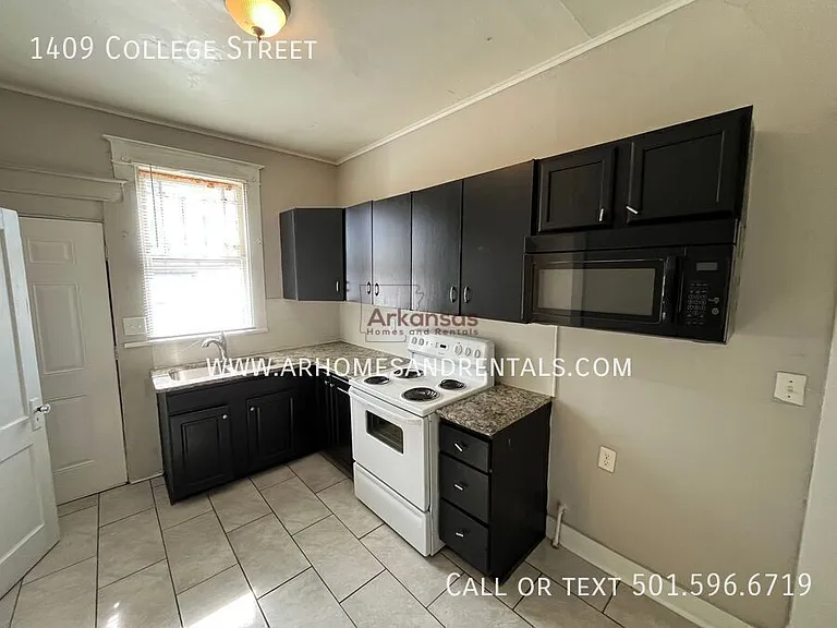 1409 College St — Photo 5