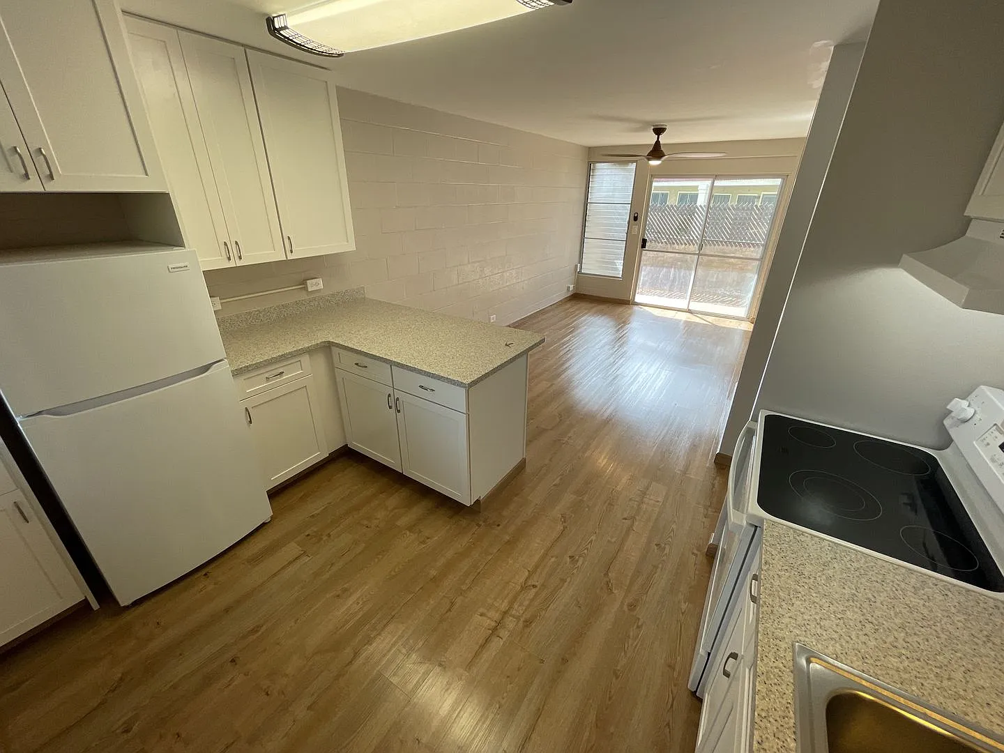 Kailua Town Apartments - 104 — Photo 3