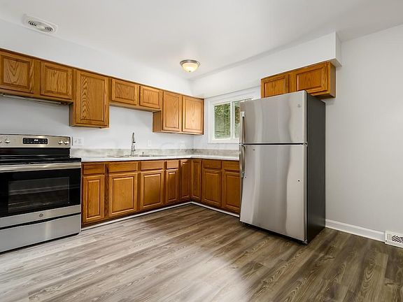 3rd image of 6504 Dobson Sq E