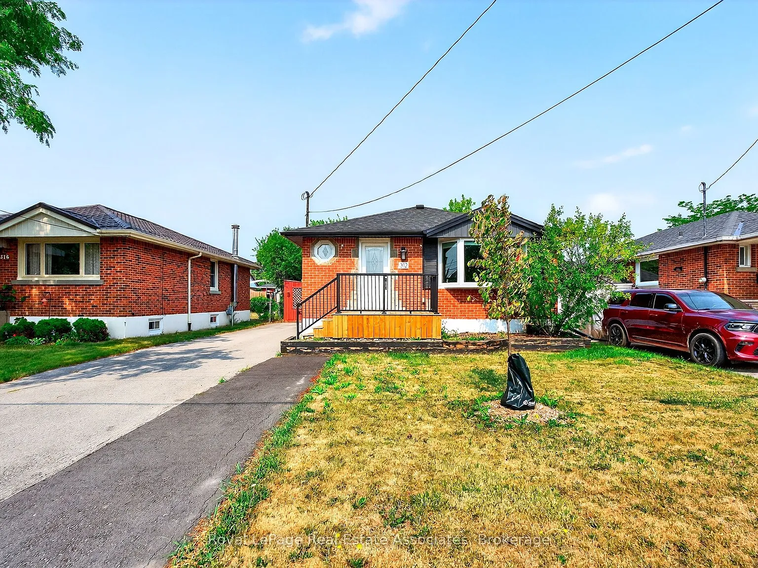 3 bed, $2,300 — Photo 1
