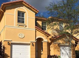 10863 NW 81st Ln, Doral, FL 33178