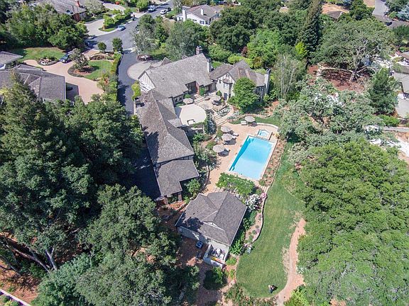 3rd image of 14815 Three Oaks Ct