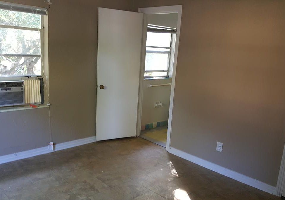 1st image of 2905 N Nebraska Ave #2