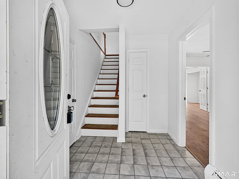 189 Kneen St — Photo 3