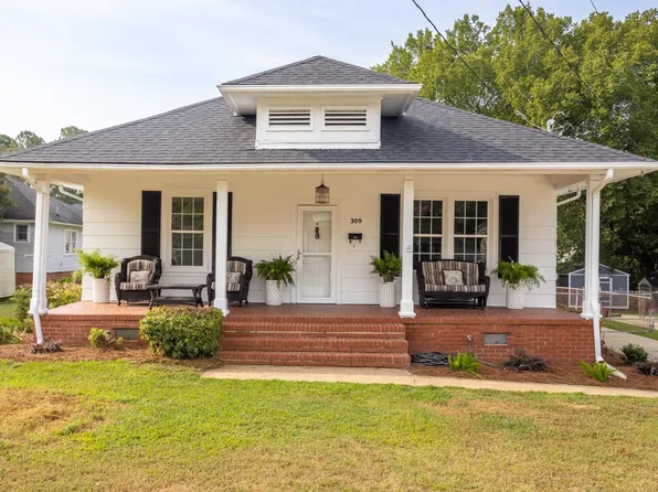 309 E J St, Erwin, NC 28339