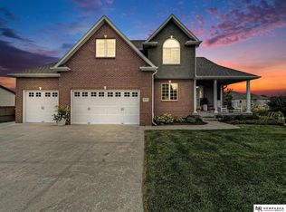 6120 Monarch Cir, Lincoln, NE 68516