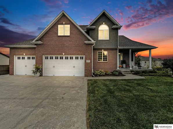6120 Monarch Cir, Lincoln, NE 68516