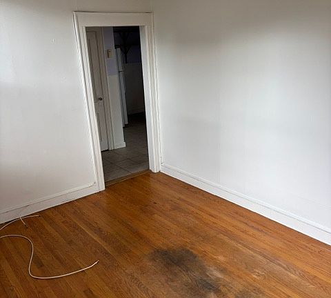 2nd image of 119 Dodd St APT 1R