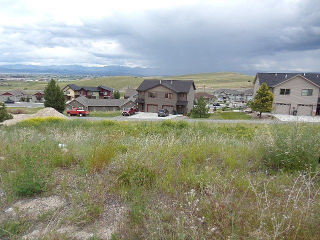 2nd image of 985 Sonoma Dr