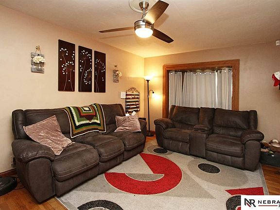 2nd image of 3430 Woodbine Ave