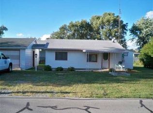 735 S Streeter Rd, Port Clinton, OH 43452