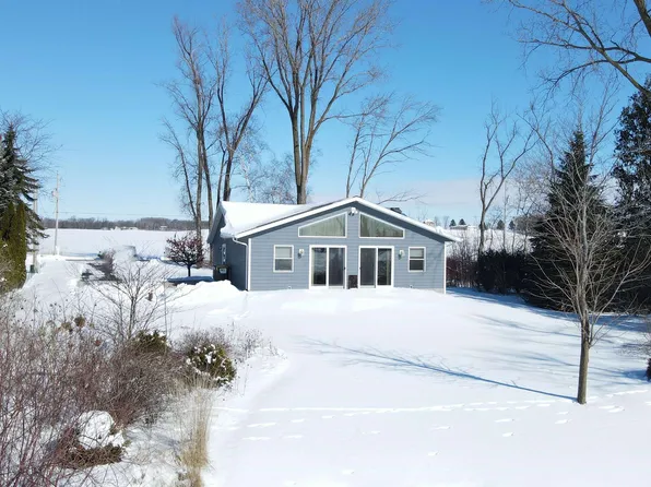W1006 N Shore Dr, Saint Cloud, WI 53079