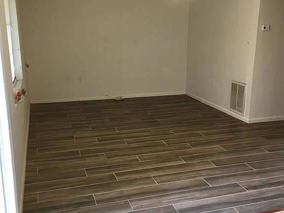 3rd image of 8483 Sunset Dr
