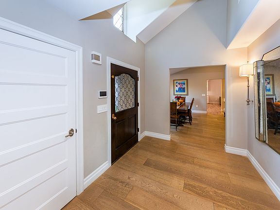 4th image of 301 Lawson Pl