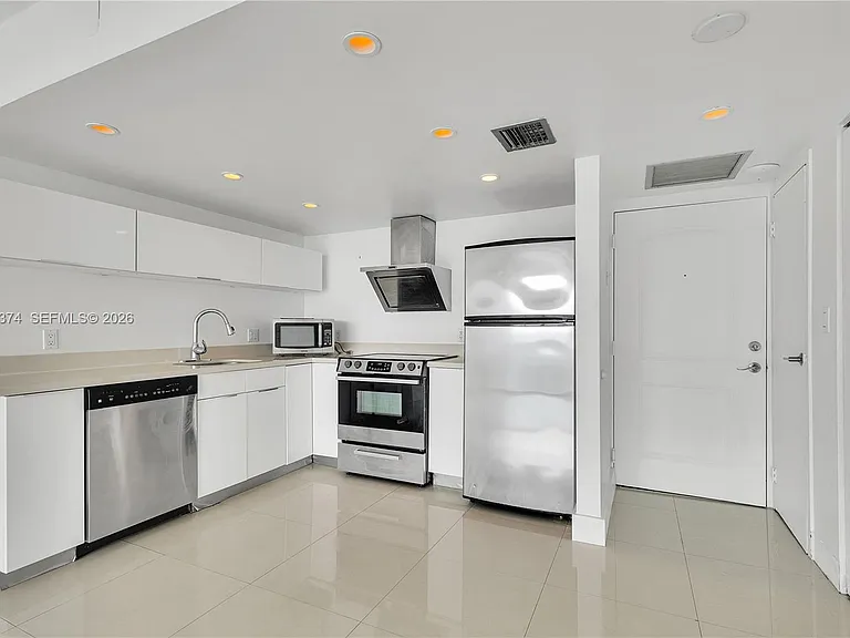 100 Bayview Dr #1002 — Photo 7