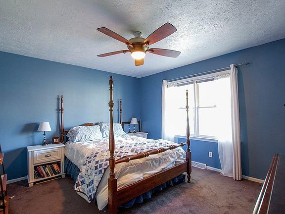 5th image of 1533 Knott St