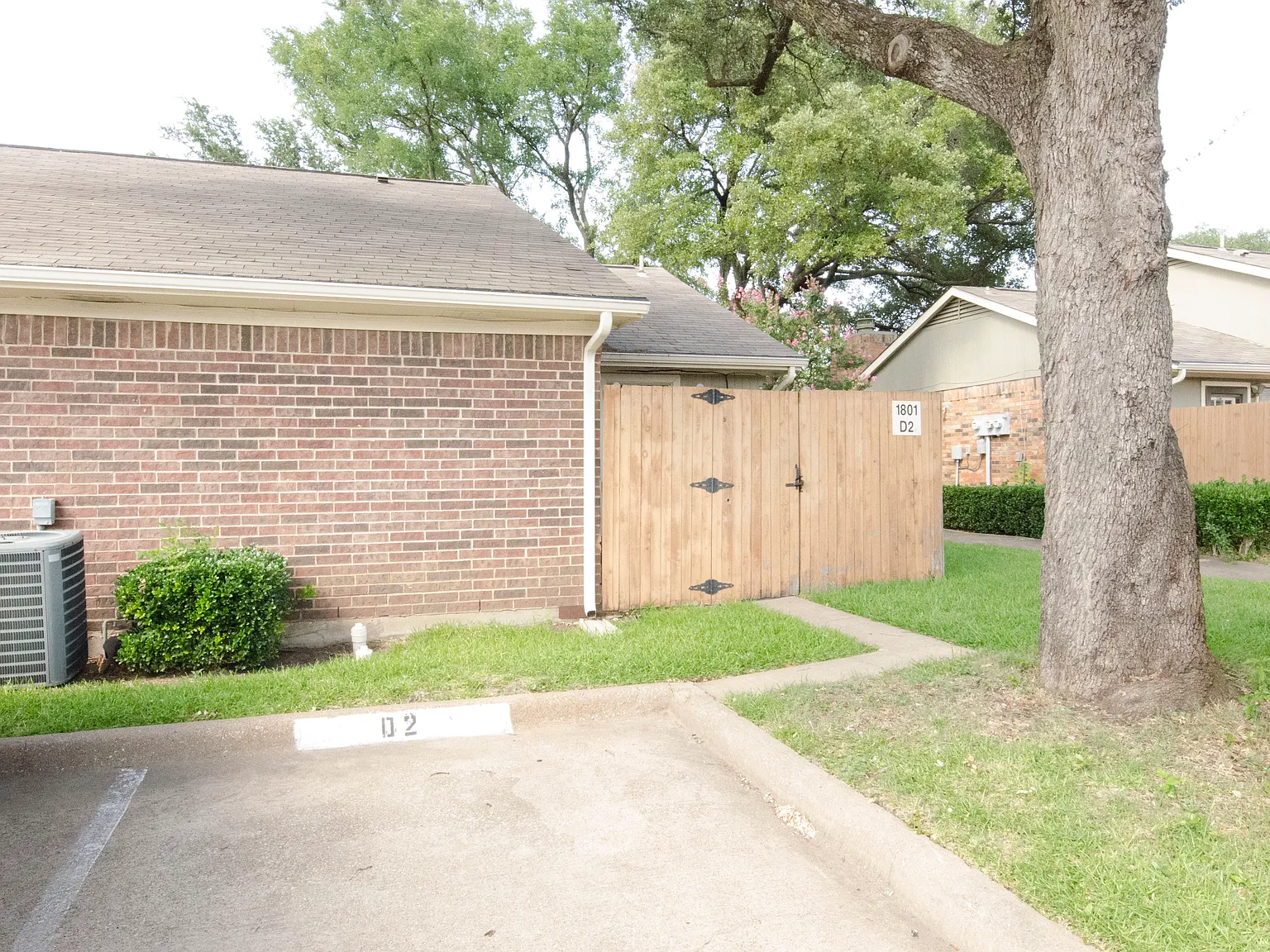 2 bed, 1030 sqft, $1,895 — Photo 2