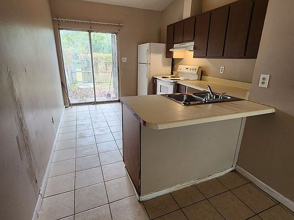 2nd image of 3745 Frontera Cir