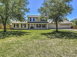 15302 Hummingbird St, Mont Belvieu, TX 77523