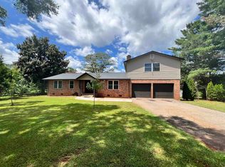 198 Startex Dr, Wellford, SC 29385