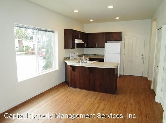 1st image of 7608 N Portsmouth Ave APT 1E