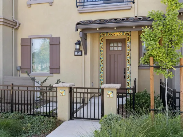 1373 W Middlefield Rd, Mountain View, CA 94043