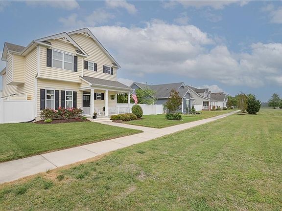 3rd image of 2221 Welbeck Ln