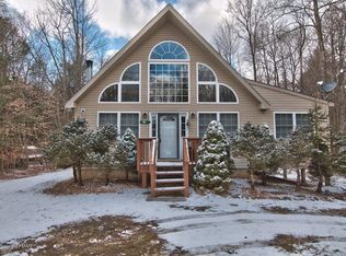 241 Maxatawny Dr, Pocono Lake, PA 18347