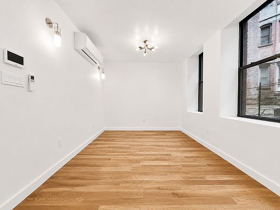 3rd image of 524 W 134th St #12