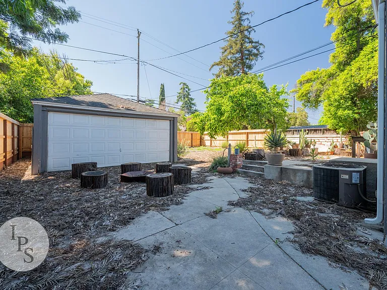 210 E Harvard Ave — Photo 26