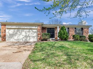 3 Spencer Valley Dr, Saint Peters, MO 63376