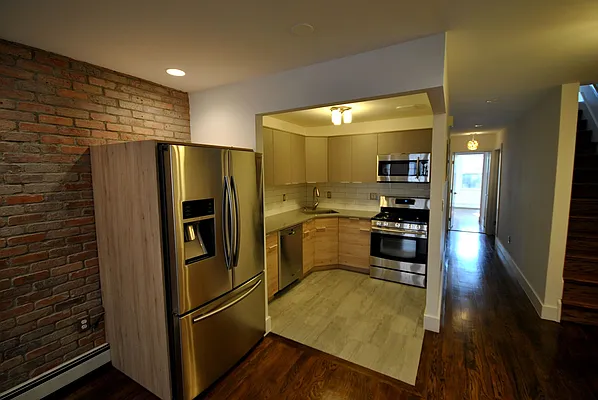 Rented by Owner | media 12