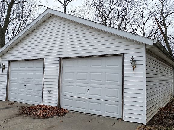 2nd image of 1712 S 41st St