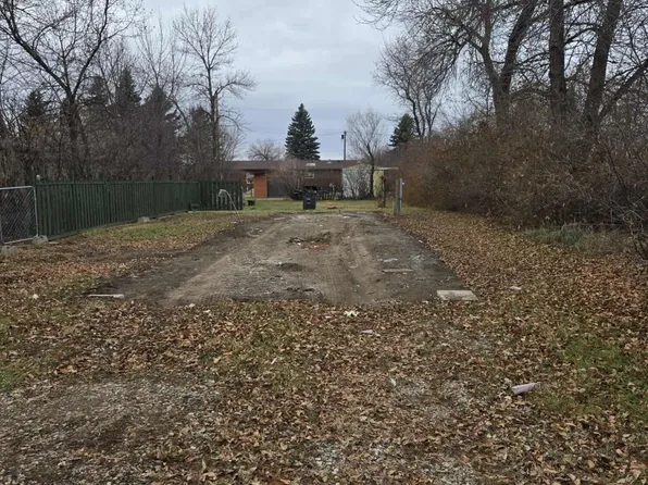 104 Hulbert St, Lignite, ND 58752