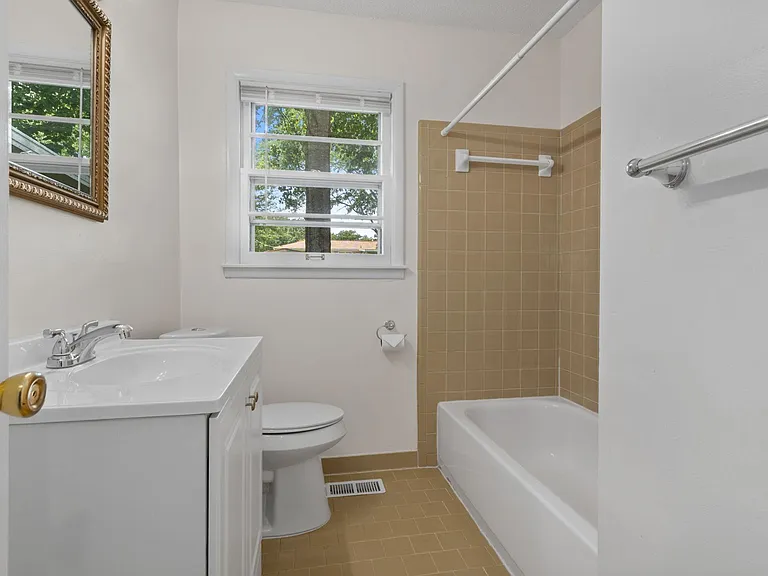 513 Willard St — Photo 15