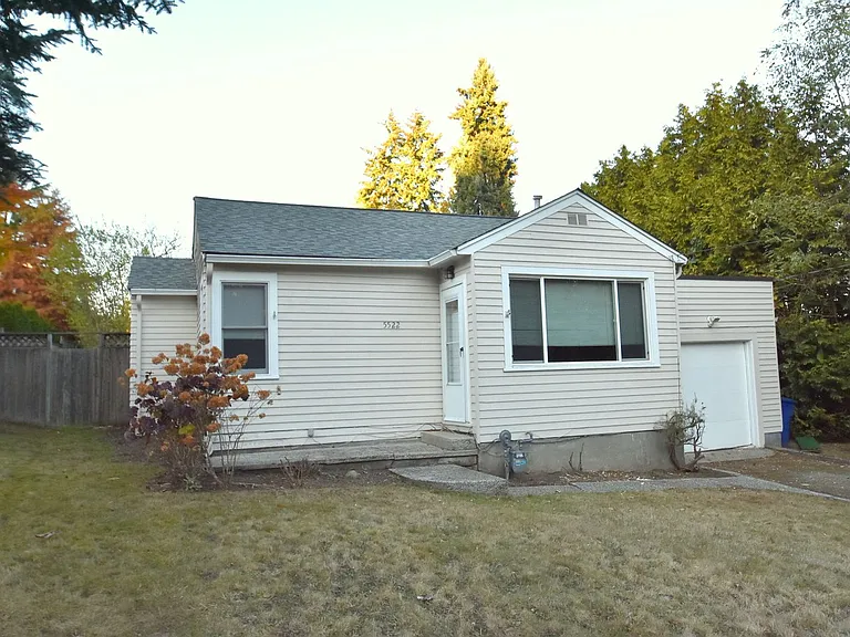 5522 NE 193rd St — Photo 1
