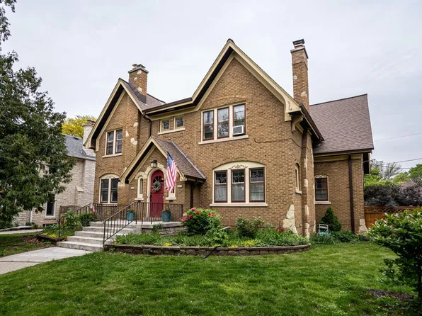 2034 Ludington AVENUE #2036, Wauwatosa, WI 53226
