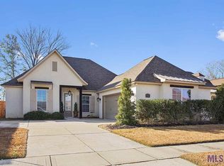 1366 Meadow Grove Ave, Zachary, LA 70791