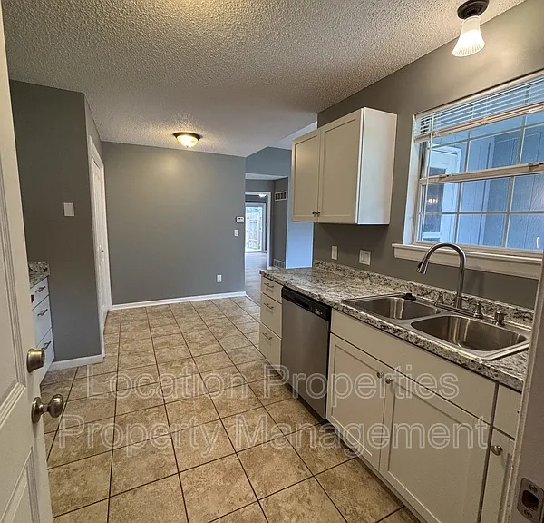 1406 E 21st Ter #1 — Photo 10