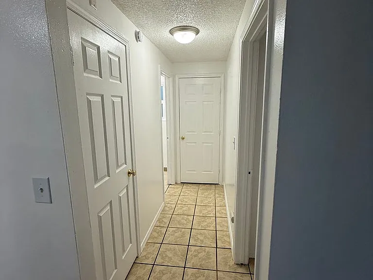 Rochelle Apartments — Photo 5