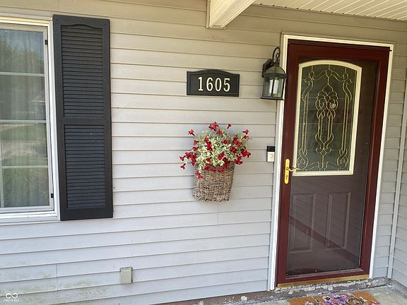 4th image of 1605 W Glenn Ellyn Dr