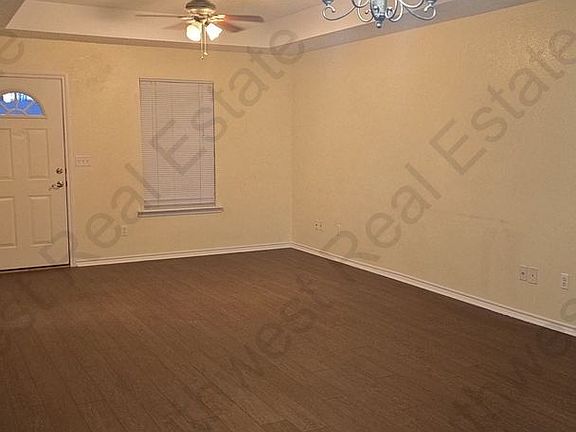 3rd image of 4624 Sandstone Dr APT B